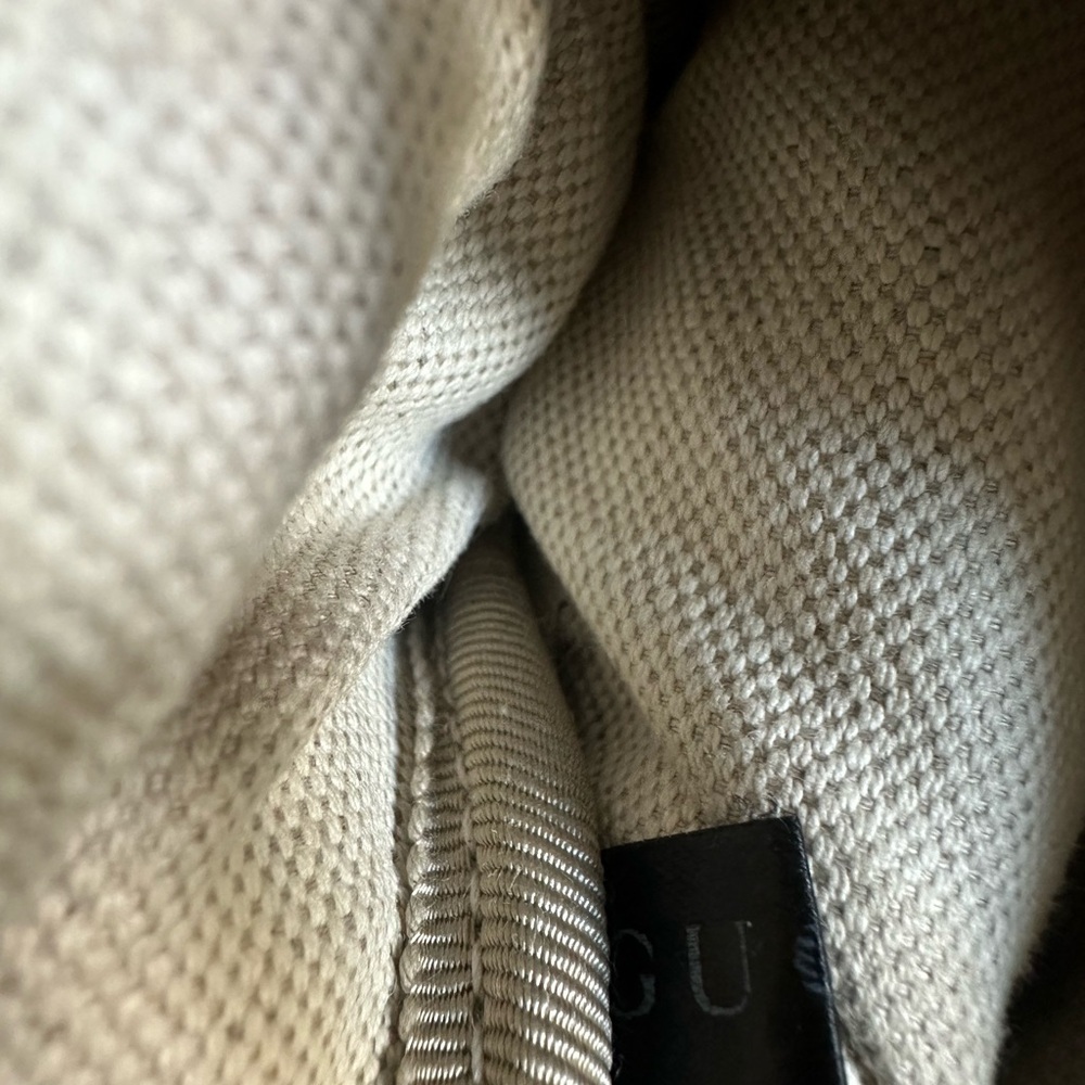 Gucci Pink Leather Logo Belt Bag with Green Accents - Picture 11 of 11